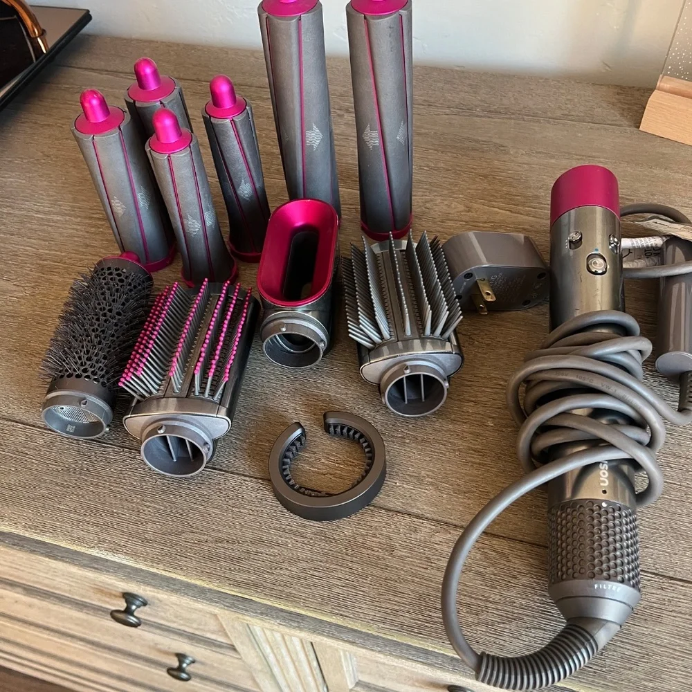 Dyson complete styling